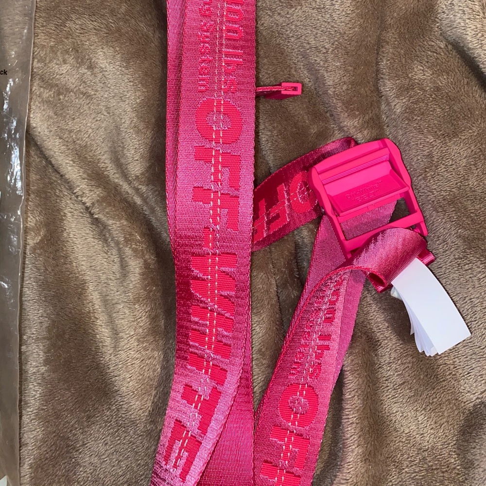 Off-white industrial belt